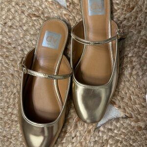 DV by Dolce Vita Women's Metallic Gold Flats